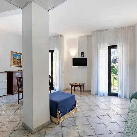 Apartment 18 Mehari *